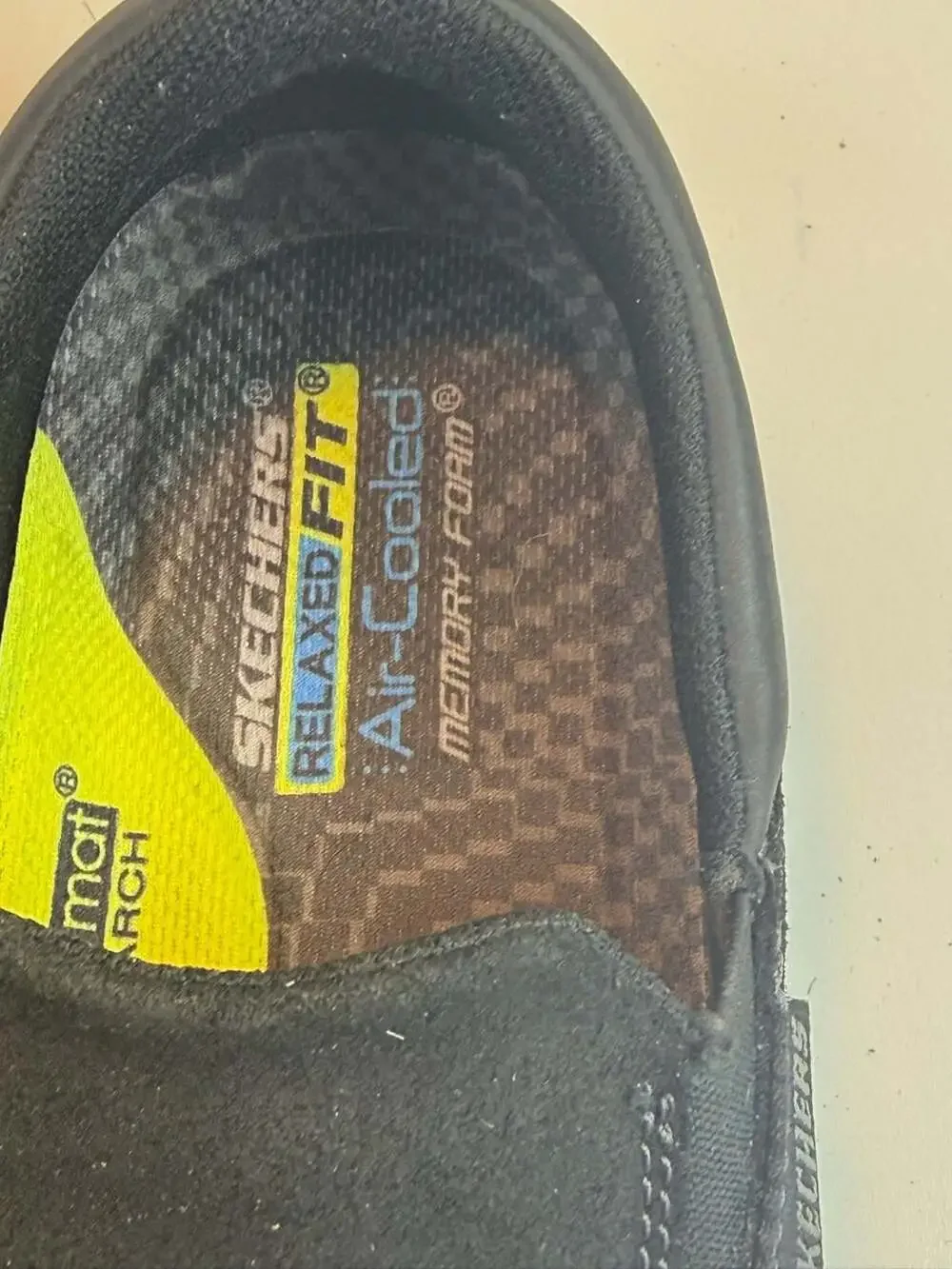 Skechers Relaxed Fit Men Size 9.5 Black Leather Slip On Shoes